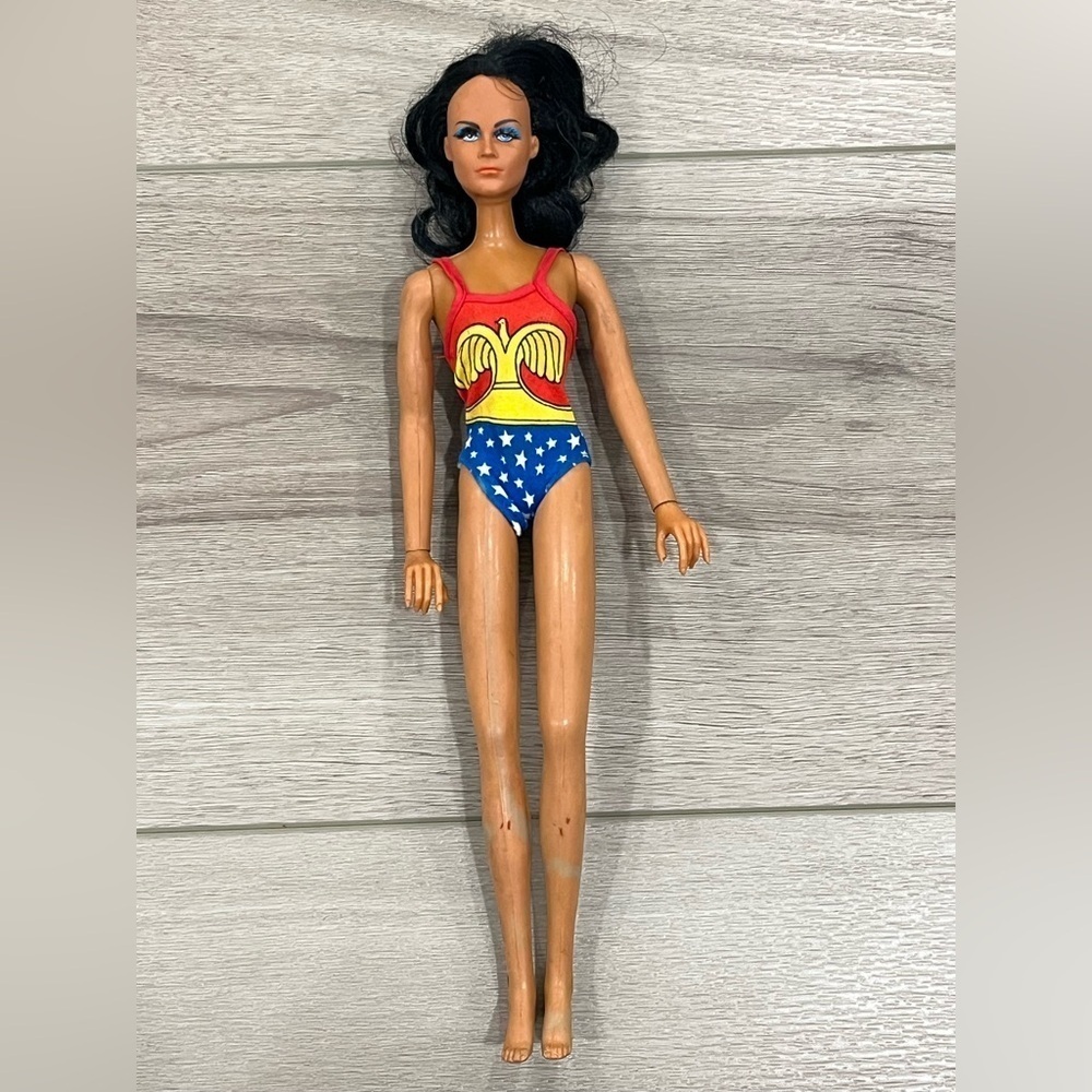 1975 Vintage Mego Wonder Woman Action Figure Lynda Carter Tan Doll